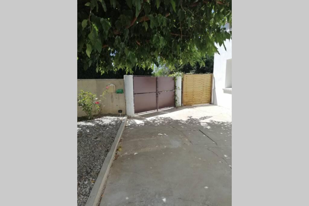 Charmant Appartement Avec Terrasse Pont-de-lʼIsère Eksteriør billede