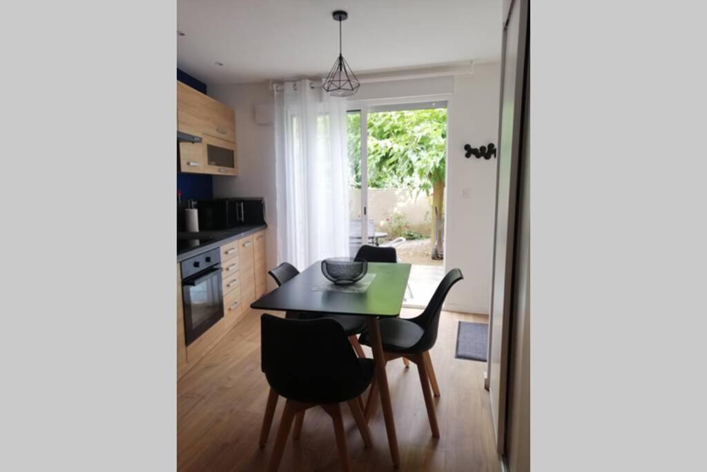 Charmant Appartement Avec Terrasse Pont-de-lʼIsère Eksteriør billede